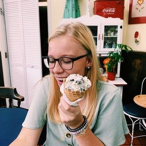 Meet your Posher, Bri